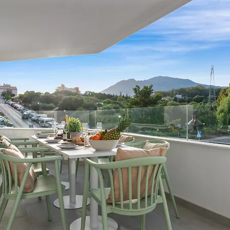 Modern 3-bedroom Family Centre Apartment Estepona